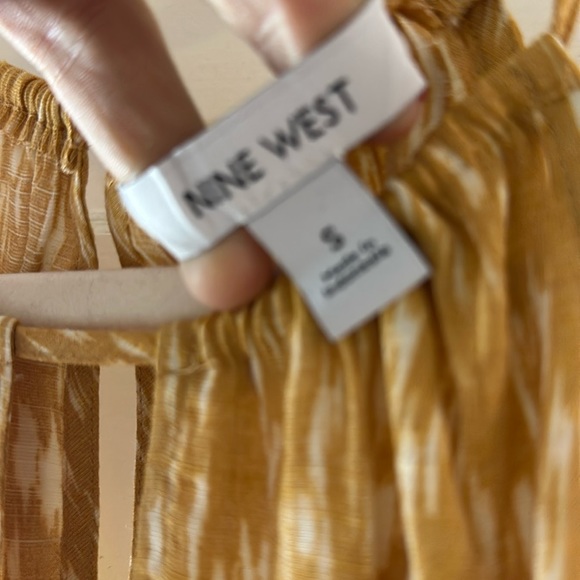 NWT Nine West Yellow Pattern Key Hole Tank - Picture 5 of 8